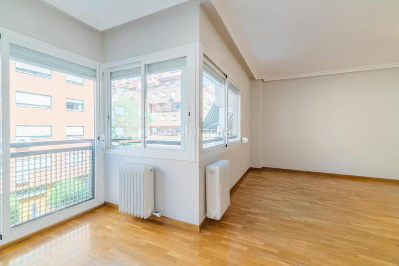 Foto f0942973-00e0-4edc-8936-590b2d8d273c. Pis amb calefacció aparcament piscina a Tres Olivos-Valverde Madrid