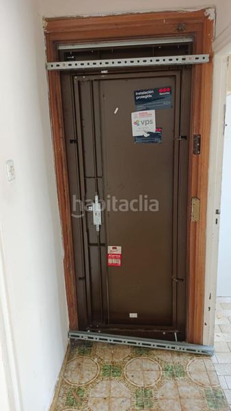 Foto 58b3e263-3c8b-4198-bd2b-d6d2a2ce0344. Flat in Los Rosales Madrid