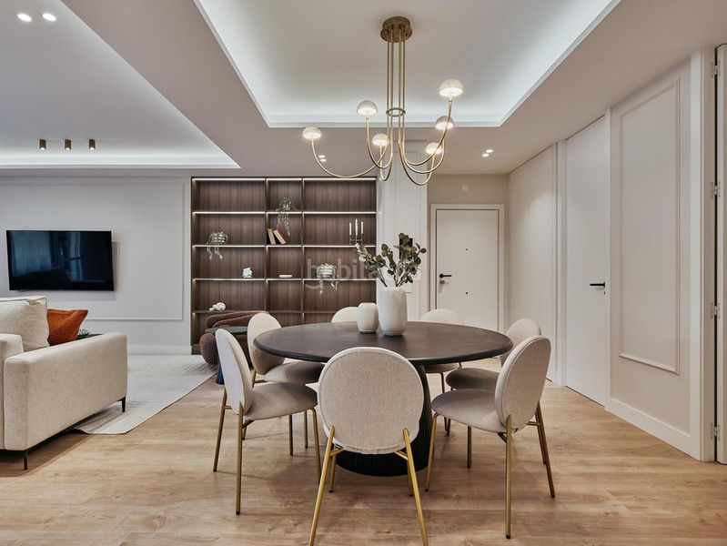 Foto b211a23e-ca4b-4dd6-90ef-a7f8db59b729. Flat with heating parking in Jerónimos Madrid