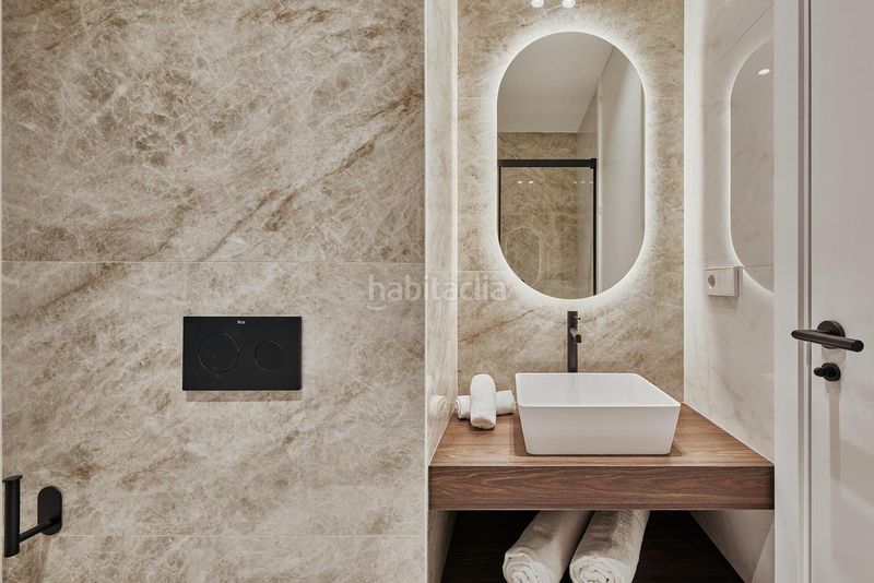 Foto b4d4bbf8-3d17-4fd0-ba40-9e87f47dbb1e. Flat with heating parking in Jerónimos Madrid