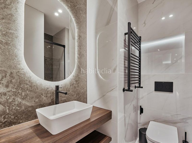 Foto bb575835-35b2-4080-b424-709538f28f18. Flat with heating parking in Jerónimos Madrid