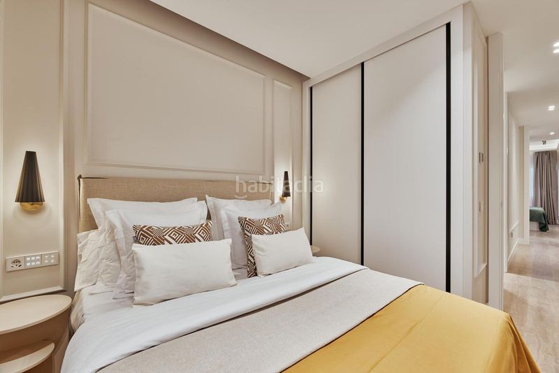 Foto d8b3311b-48ce-43cc-84eb-04075a1b571e. Flat with heating parking in Jerónimos Madrid
