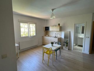 Miete Studiowohnung in El Bosque. Estudio en alquiler en urbanización  el bosque, 1 dormitorio.