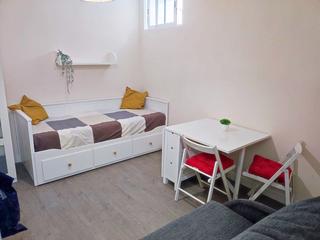 Lloguer Estudi a Centro. Estudio en alquiler en casco urbano, 1 dormitorio.
