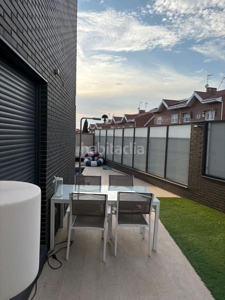 Foto 1841f4b9-a374-4a2f-b71b-ccd45f2f940a. Chalet with parking pool in Norte-Universidad Móstoles