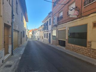 Lloguer Local Comercial en Centro. Local com. en alquiler en villaviciosa de odn.