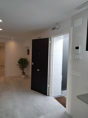 Affitto Appartamento in Castillo-Campodón. Habitación en alquiler en urbanización  campodon, 5 dormitorios.
