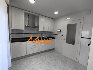 Location Appartement à Centro. Piso en alquiler en casco urbano, 3 dormitorios.