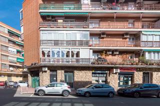 Motorcycle parking in Calle Nardo 8