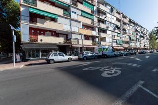 Etagenwohnung in Avenida Reyes Católicos