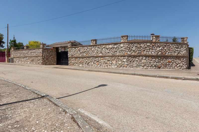 Foto b37ea91d-06f8-4d60-9684-8116eabb8871. Chalet en Hontoba