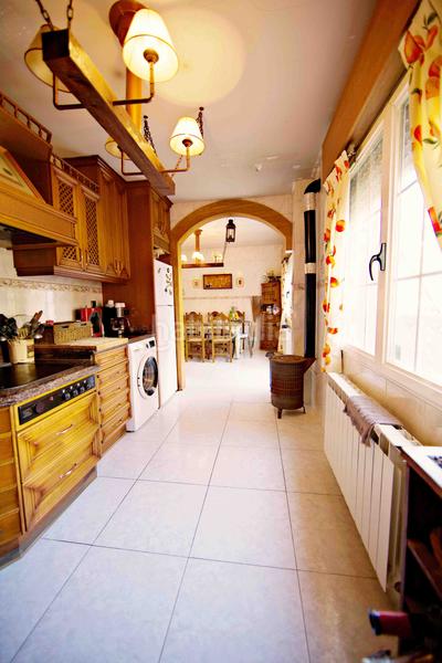 Foto 0e3e681f-d9c2-47d1-91d3-5d8d9cb83880. Chalet avec chauffage parking dans El Olivar-La Magdalena Colmenar Viejo