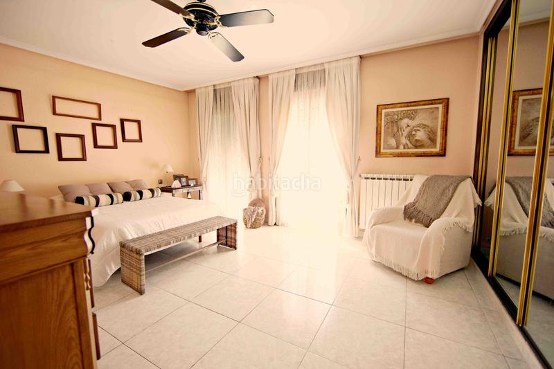 Foto 2a24cbd0-317c-4c0b-9605-6f9e2f81dafa. Chalet avec chauffage parking dans El Olivar-La Magdalena Colmenar Viejo