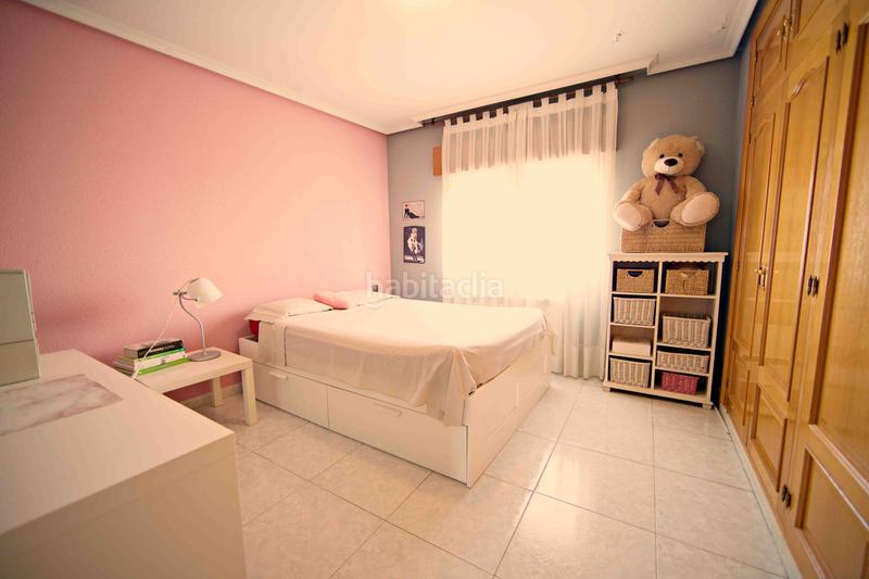 Foto 4758e260-99eb-431b-bad1-63d94f62f6c7. Chalet avec chauffage parking dans El Olivar-La Magdalena Colmenar Viejo