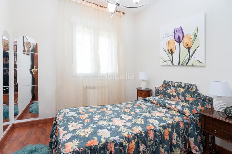 Foto d096b7b6-5386-4005-a70d-e2cd70976068. Xalet amb xemeneia calefacció aparcament piscina a Colmenar Viejo