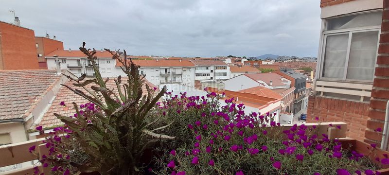 Foto ded2b78b-4c38-47e0-b255-e4e4fe5f31fb. Pis amb xemeneia calefacció a Centro Colmenar Viejo