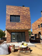 Xalet a Calle tauro 25. Chalet independiente en la promoción villa los lagos ii de mósto