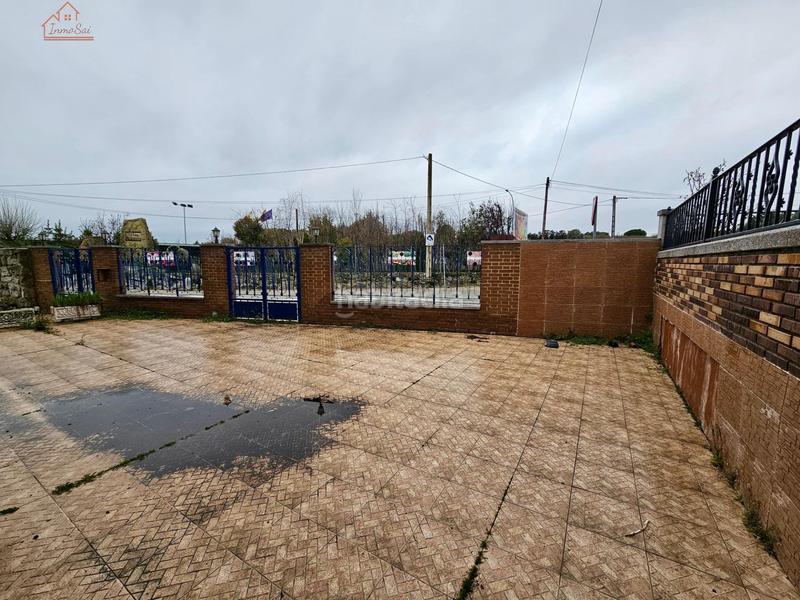 Foto 6dda3a07-3f73-4a18-bc6a-54b6e1df39ba. Alquiler local comercial inmosai alquila amplio local comercial en Valdemorillo