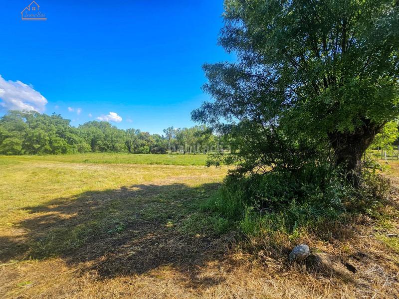 Foto 7ad3d38e-50ec-4a6d-bc1e-68d41a763050. Finca rústica inmosai vente este magnífico terreno rústico en Valdemorillo