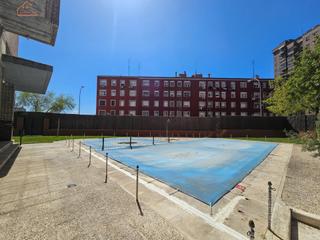 Piso  Calle sirio. Excelente inmueble de 4 dormitorios con garaje y trastero en zon