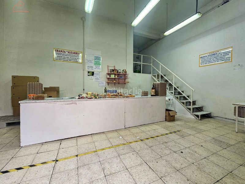 Foto 0654475b-7388-460f-a2a6-ae91eead6514. Local comercial a Abrantes Madrid