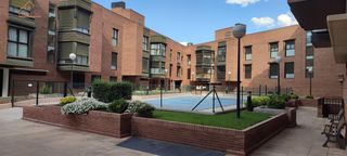Alquiler Piso  Avenida pedro diez. Encantadora vivienda luminosa, con piscina y pet friendly!