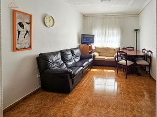 Appartamento  Calle la del manojo de rosas. Vivienda en venta de 3 dormitorios en ciudad de los ángeles!