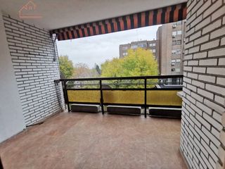 Miete Etagenwohnung  Calle becquer. Hermosa vivienda de cuatro dormitorios!