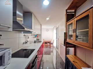 Lloguer Pis  Calle agustina de aragon. Hermosa vivienda de 3 dormitorios con plaza de garaje y piscina
