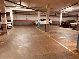 Aparcament cotxe a Calle villaverde 22