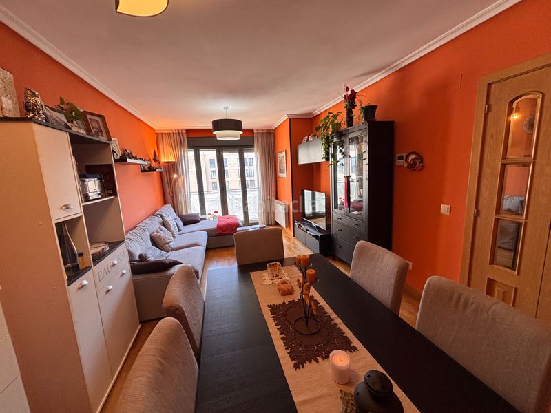 Foto 32ced782-3e2b-4600-8697-297e745d087c. Flat with heating parking pool in San Isidro Getafe