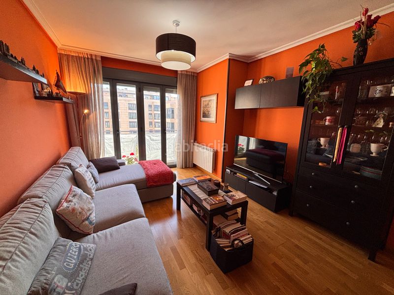 Foto 55a4a94c-36d5-4990-808b-1eef1a868c33. Flat with heating parking pool in San Isidro Getafe