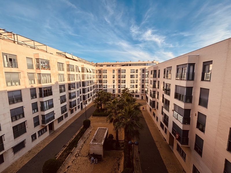 Foto b6141126-1b44-4b24-a65c-5828f6c66e1c. Flat with heating parking pool in San Isidro Getafe