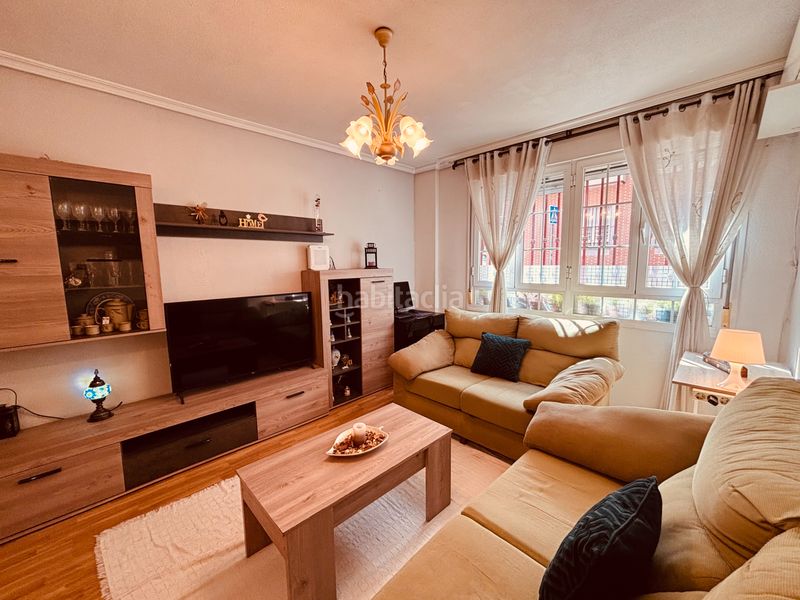 Foto f19af6ee-8922-4e66-9096-27a72ebb2397. Rent flat in San Isidro Getafe
