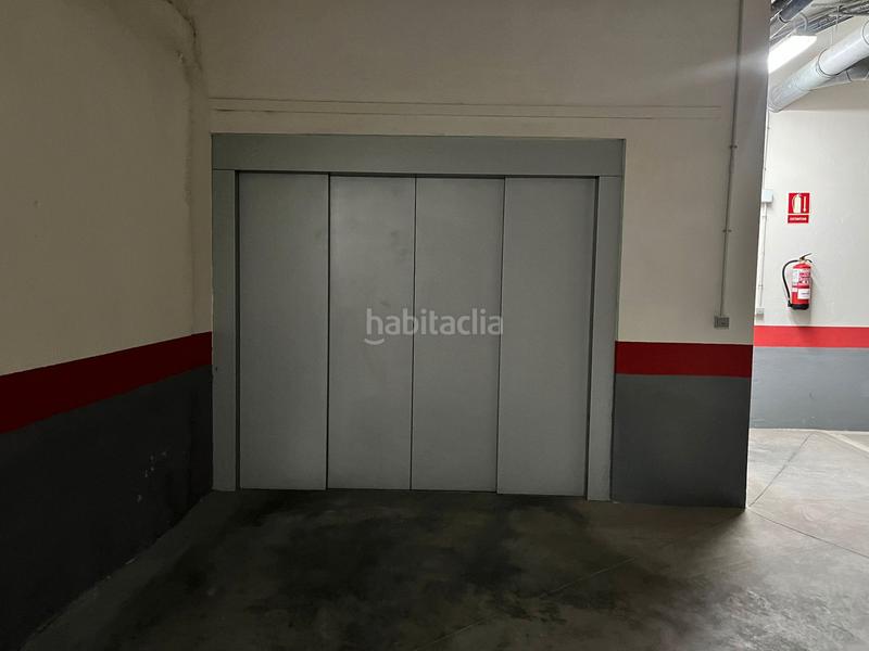 Foto c86bca37-1a2b-4a73-9eb9-18d40f971652. Affitto posto auto in Almendrales Madrid