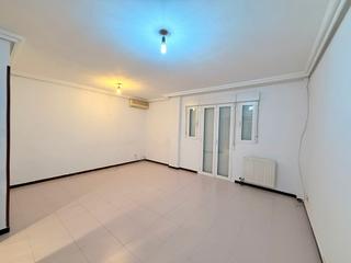 Etagenwohnung  Calle de gasteria. Estupendo piso con garaje incluido