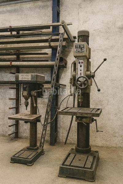 Foto e56b99c2-55a6-4bf1-81a6-f2bdd7a15614. Bâtiment à usage industriel dans Estación-Cruz Roja Illescas