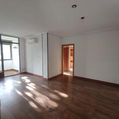 Appartement à Fuenlabrada II-El Molino. Inmobiliaria carvallo vende en exclusiva piso en zona parque gra
