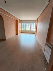 Etagenwohnung in Fuenlabrada II-El Molino. Inmobiliaria carvallo vende en exclusiva piso en zona el molino