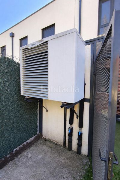 Foto e2b17ecd-a0c7-4c10-92d6-06f88ba8cd5c. Casa adossada amb calefacció a Torrejón de Velasco