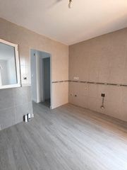 Pis a Centro. Inmobiliaria carvallo vende en exclusiva piso semireformado en z