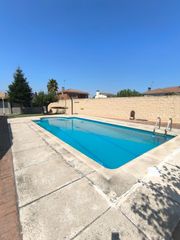 Chalet in Carranque. Inmobiliaria carvallo vende en exclusiva chalet independiente en