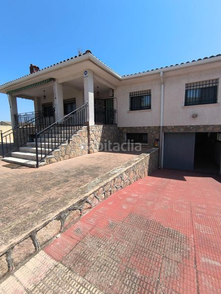 Foto beb76117-5abe-4b86-8e75-254a76748386. Xalet amb calefacció aparcament piscina a Carranque