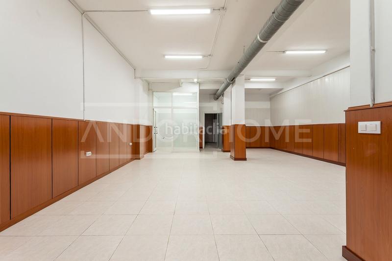 Foto b3ded2ee-837f-4171-a4c5-34ec00d98e46. Business premise in Santa Rosa Santa Coloma de Gramenet