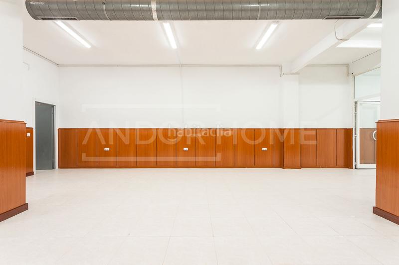 Foto f3888d5d-2ef1-47a3-a1f9-c615c12abd0c. Business premise in Santa Rosa Santa Coloma de Gramenet