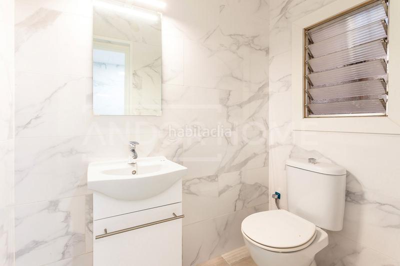 Foto 371de10e-244b-4657-ad0f-ca8a28e7723b. Local commercial dans Santa Rosa Santa Coloma de Gramenet