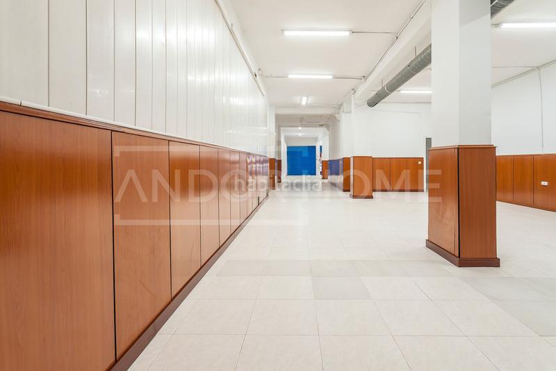 Foto 7364daf1-7fd5-4bc0-a555-4254de38f137. Local commercial dans Santa Rosa Santa Coloma de Gramenet