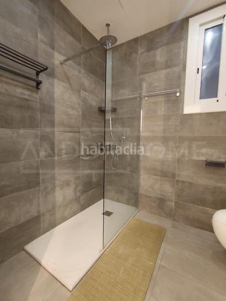 Foto 983e32aa-72ac-4157-b5c8-5735b085f0ea. Piso  completamente reformado con acabados de alta calidad en Barcelona