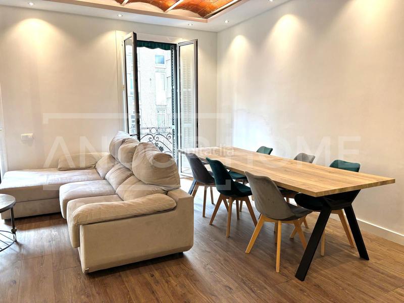 Foto d985bf9a-c178-49d6-806c-24a66112e6c4. Piso  completamente reformado con acabados de alta calidad en Barcelona