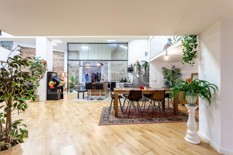 Foto 48d021ac-babe-4d81-be91-f5c827c0a1b9. Local comercial en Sants-Badal Barcelona